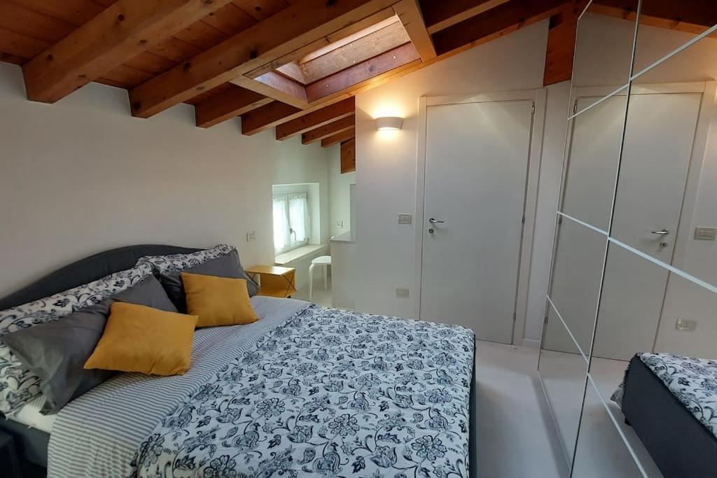 Sui Tetti Di Valeggio - Holiday Apartment ヴァレッジョ・スル・ミンチョ エクステリア 写真