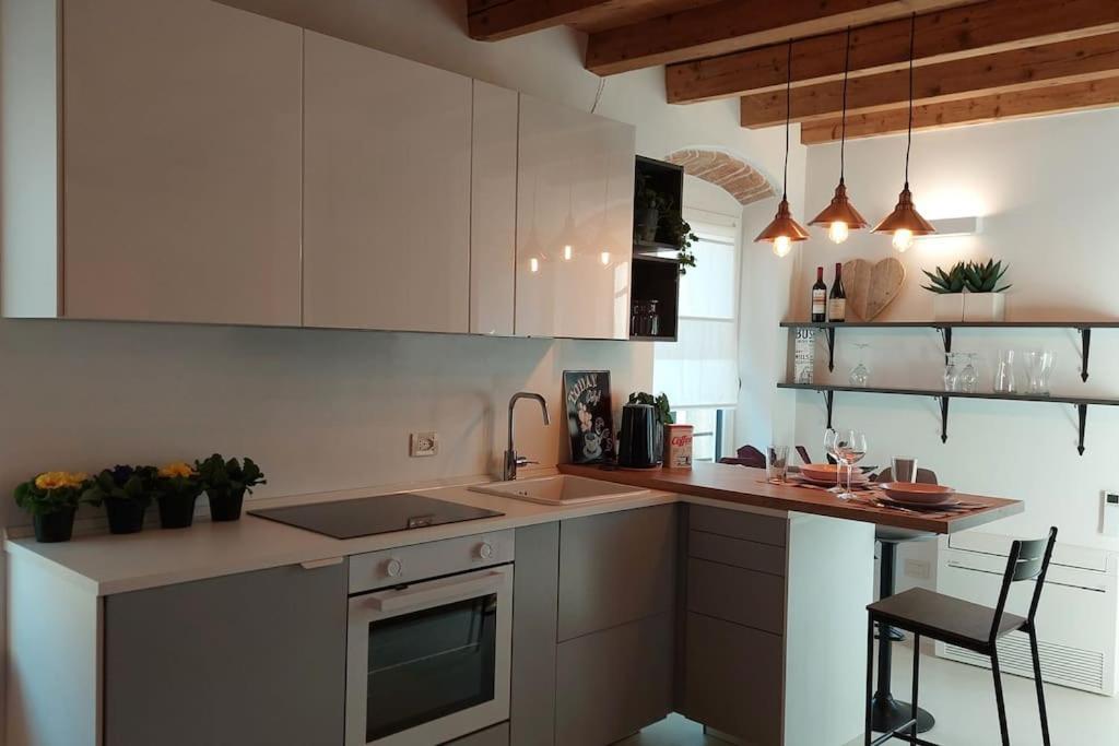 Sui Tetti Di Valeggio - Holiday Apartment ヴァレッジョ・スル・ミンチョ エクステリア 写真
